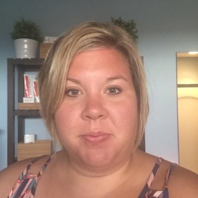 Profile Picture of Holly Daniel (@daniel_hdr) on Twitter