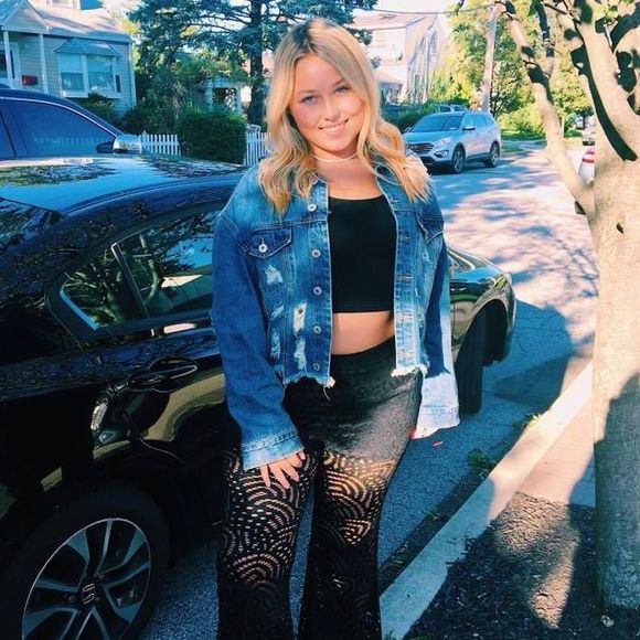 Profile Picture of Gianna Salvatore (@giannanicolette) on Poshmark