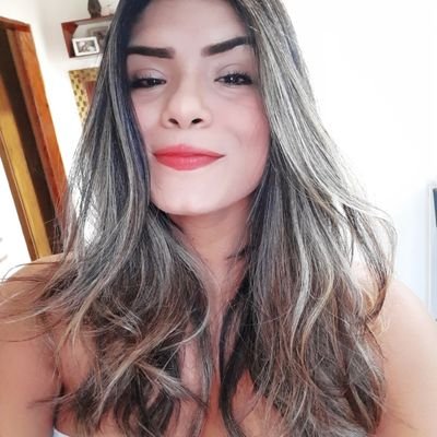 Profile Picture of Caroline Santiago (@saantiagocarol) on Twitter