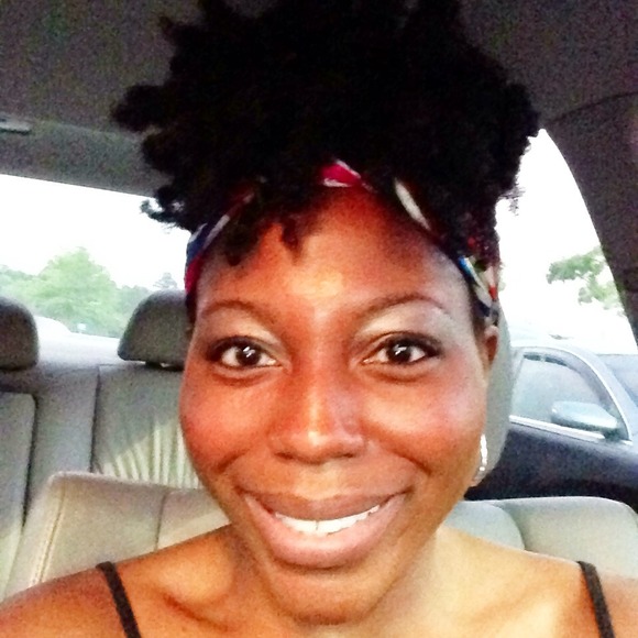 Profile Picture of Eonswaye Feely (@eonswaye) on Poshmark