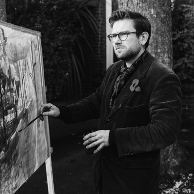 Profile Picture of Dan Llywelyn Hall (@danllywelynhall) on Twitter