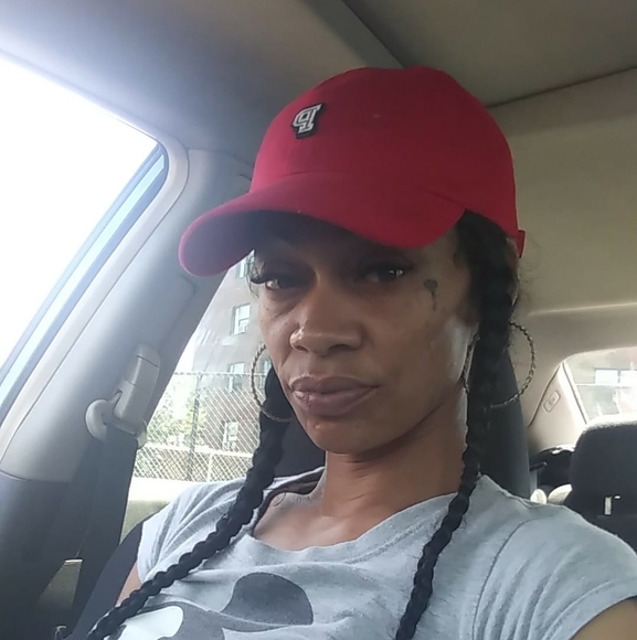 Profile Picture of Shawna Matthews (@kyakyshid) on Poshmark