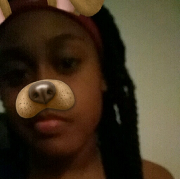 Profile Picture of Adriana Gooden (@adrianagooden) on Poshmark