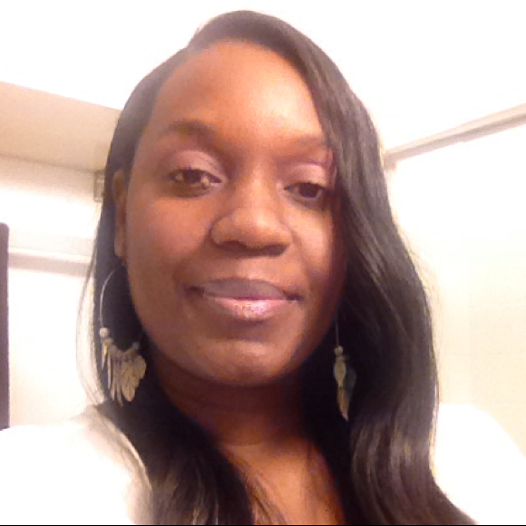 Profile Picture of Ms Moniem (@msmoniem) on Poshmark