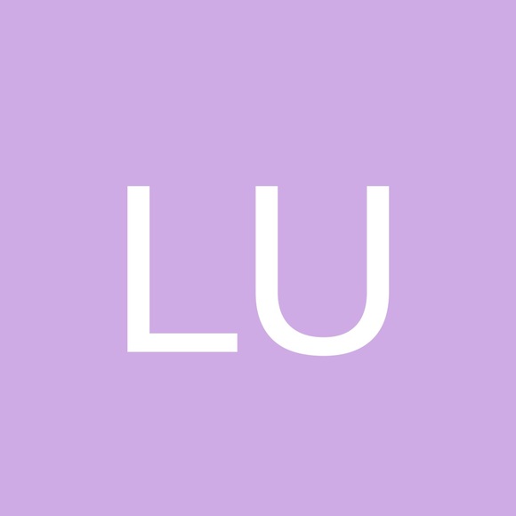 Profile Picture of Lisa Undercoffler (@undercoffler) on Poshmark