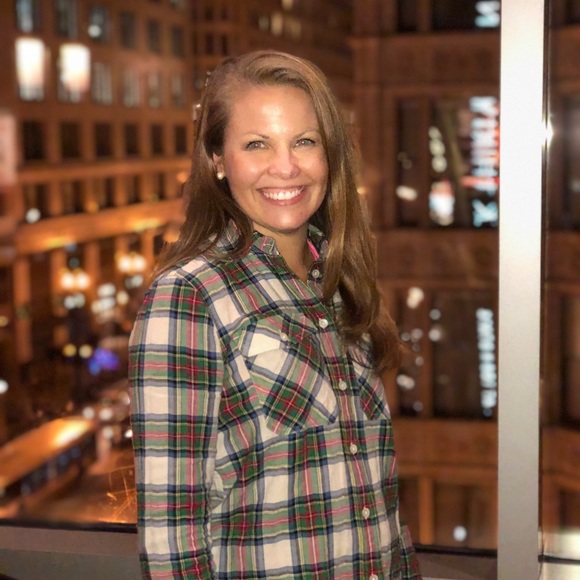 Profile Picture of Brandy Hobbs (@brandyhobbs) on Poshmark