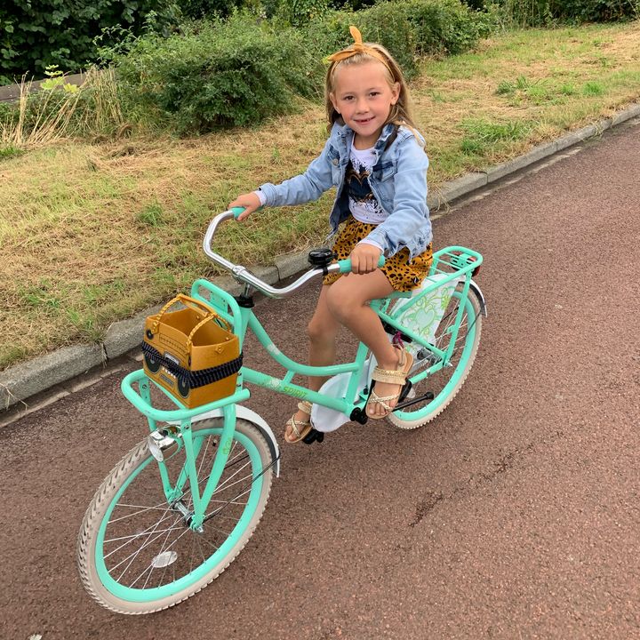 Profile Picture of Nowély 🦄💜 (@anndevisser) on Tiktok