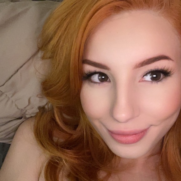 Profile Picture of Danielle Globus (@dglobus) on Poshmark