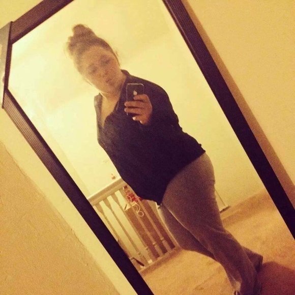 Profile Picture of Jennifer Goranson (@jennycg1997) on Poshmark