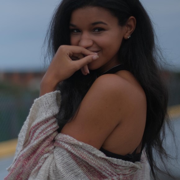 Profile Picture of Shayla Brewer (@shay_love_1) on Poshmark