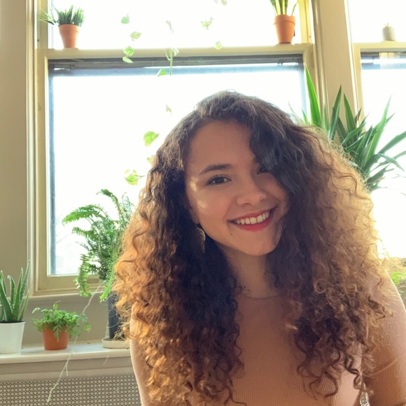 Profile Picture of Maria Cano (@paulita1295) on Poshmark