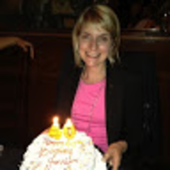 Profile Picture of Jennifer Pearcey (@pearceyjennifer) on Poshmark