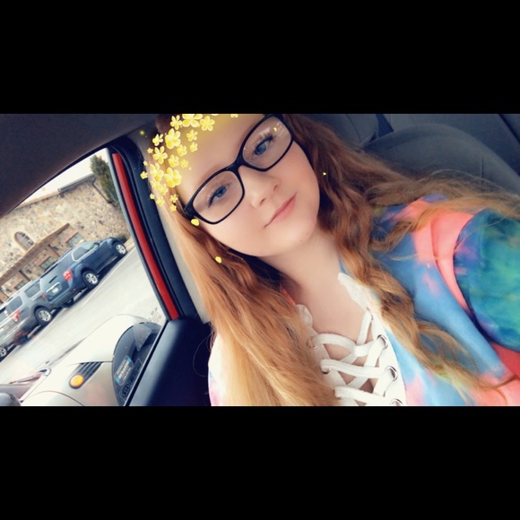 Profile Picture of Katelyn Cummings (@katelyn_c99) on Poshmark