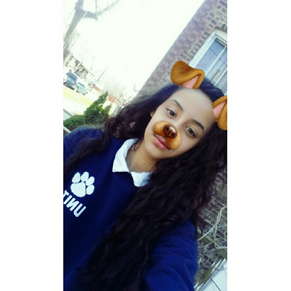 Profile Picture of Lily Muratalla (@lily_m3) on Poshmark