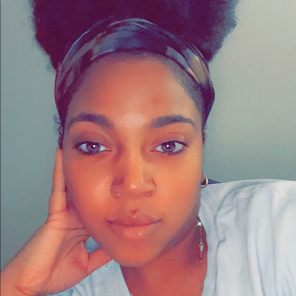 Jazmon Neal - Poshmark Profile Picture of Jazmon Neal (@jazmonneal) on Poshmark