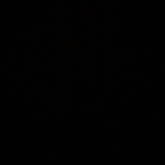 Profile Picture of Laaaaay Farries (@farrieslanaviya) on Poshmark