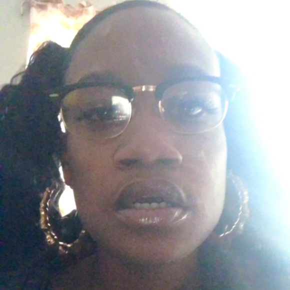 Profile Picture of Erikah Blake (@monee_dior) on Poshmark