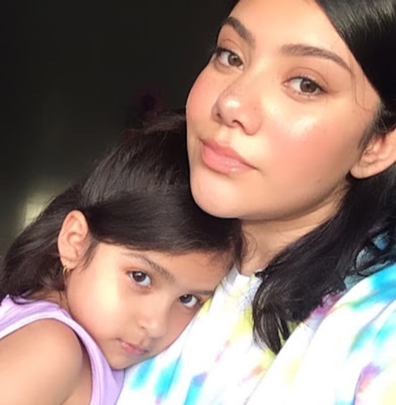 Profile Picture of Luisa Fierros (@luisafierros04) on Poshmark