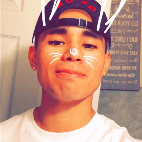 Profile Picture of Pedro Pompa (@pedropompa) on Poshmark