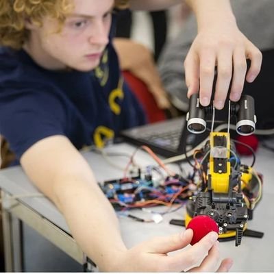 Profile Picture of Alex Toussaint (@alextoussss) on Twitter