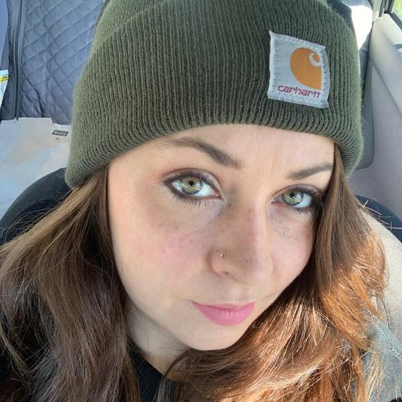 Profile Picture of Synthia Hayes (@synhayes90) on Poshmark