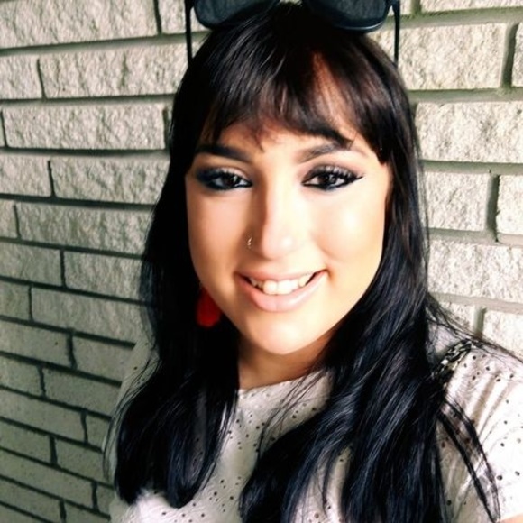 Profile Picture of Isabelle Dagenais (@isadagenais) on Poshmark