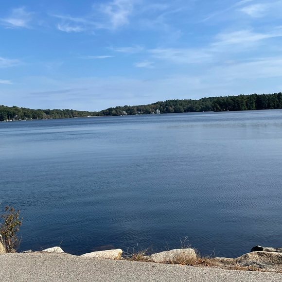 Profile Picture of Danielle Harper (@danielle41912) on Poshmark