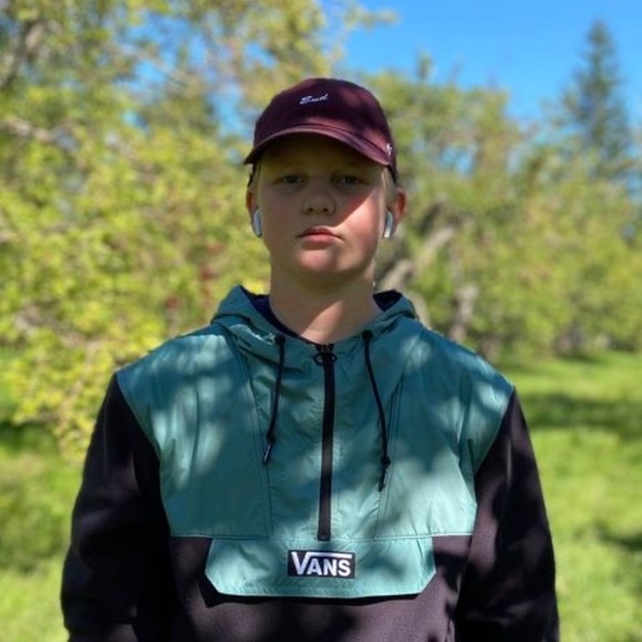 Profile Picture of Noah Beland (@noahbeland) on Poshmark