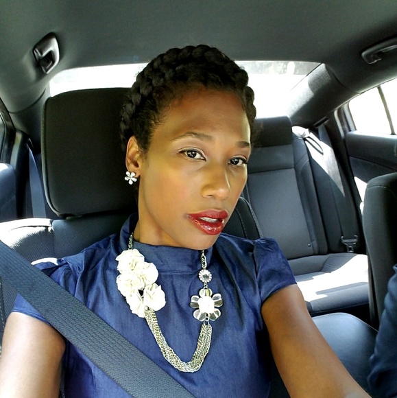 Profile Picture of Larai Epps (@lovelarai) on Poshmark