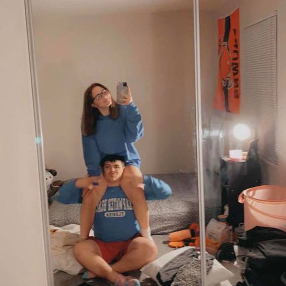 Profile Picture of Robbie Jakubec (@robbiejakubec) on Poshmark