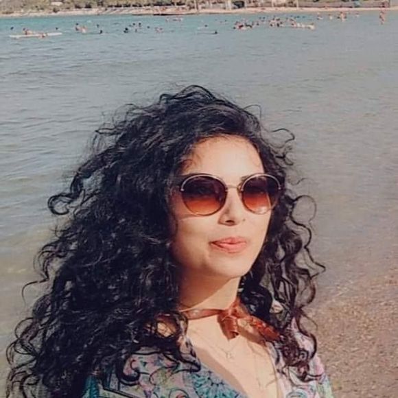 Profile Picture of Meska Hasni (@meskahasni) on Poshmark