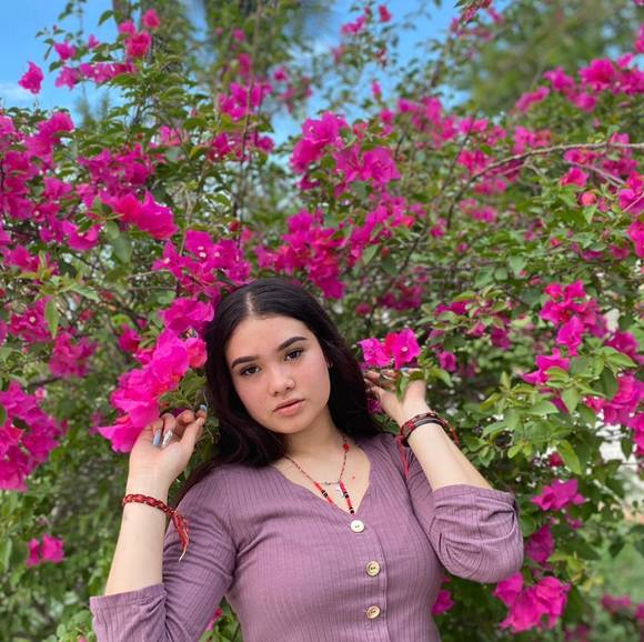 Profile Picture of Maria Fernanda (@mariaaa0966) on Poshmark