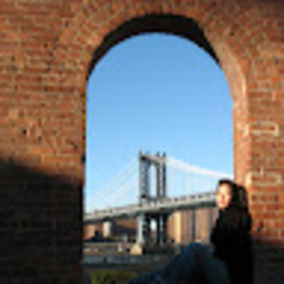 Profile Picture of Paula Yoon (@paula_yoon) on Poshmark