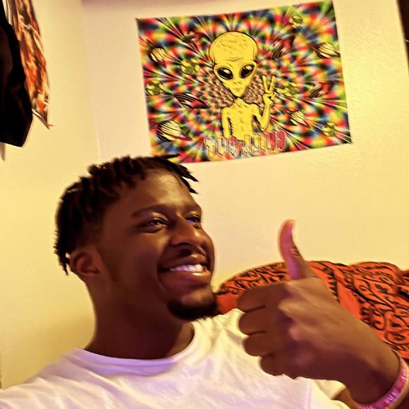 Profile Picture of Czar Czar (@cz9701) on Poshmark