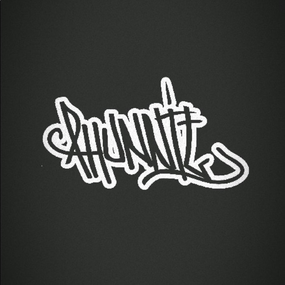 Profile Picture of Keyz Ahunnit (@keyzahunnit) on Poshmark