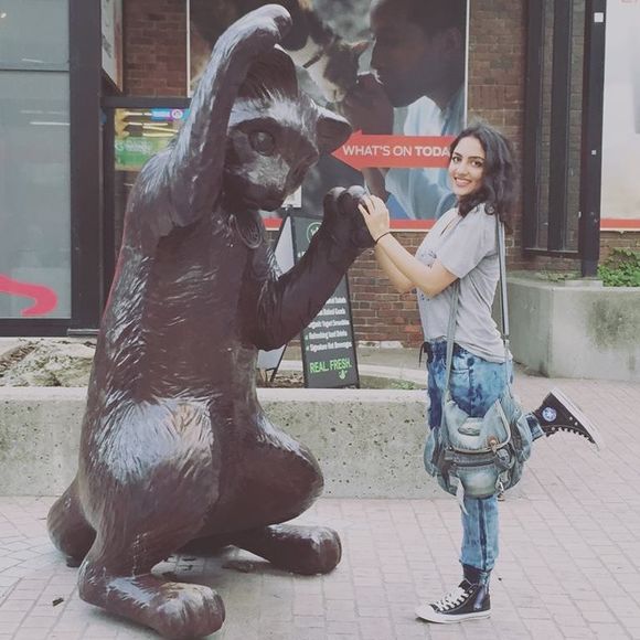 Profile Picture of Sarina Sarlak (@sarina_sarlak) on Poshmark