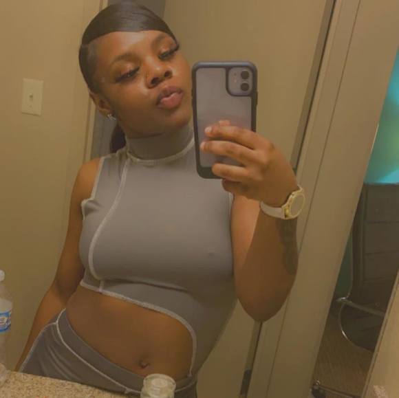 Amanda Amorà - Poshmark Profile Picture of Amanda Amorà (@amandablack716) on Poshmark