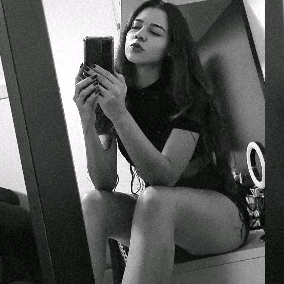 Profile Picture of Julia Doria (@julia_doria) on Tiktok