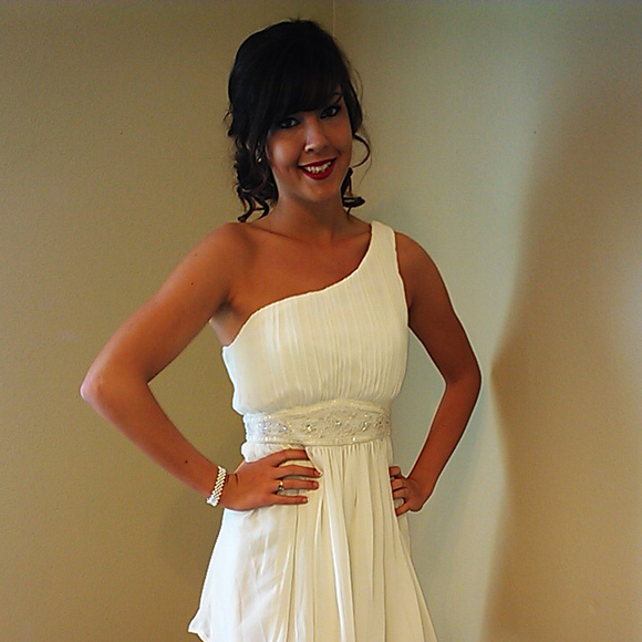 Profile Picture of Desiree Vanassche (@dvanassche93) on Poshmark