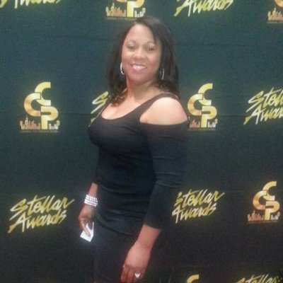 Profile Picture of Annie Moore (@AHMoore) on Twitter