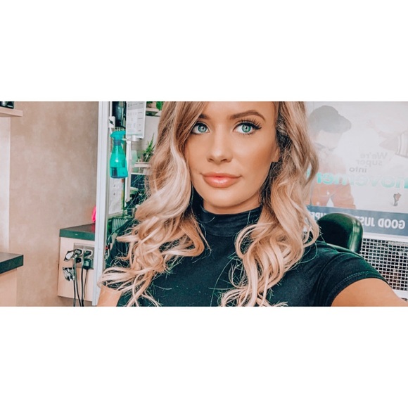 Profile Picture of Shawna Hoke (@shawnahoke) on Poshmark