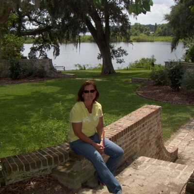 Profile Picture of Denise  Hooks (@loggerhead61) on Twitter