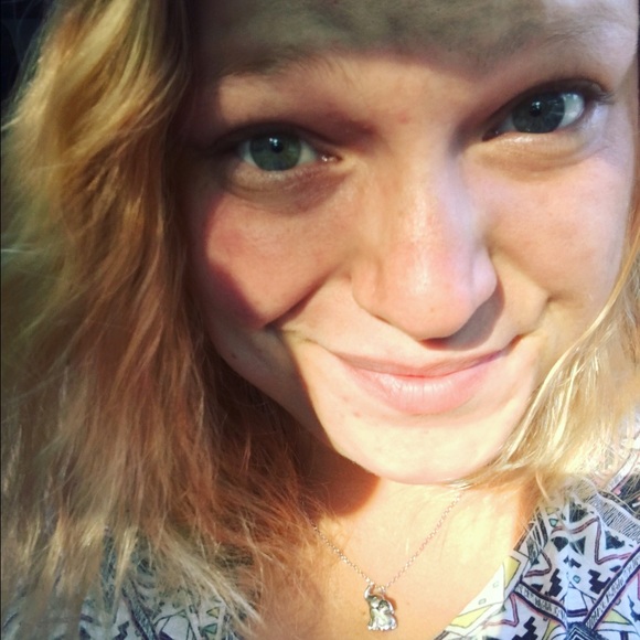 Profile Picture of Amanda Patchell (@mandiipandii) on Poshmark
