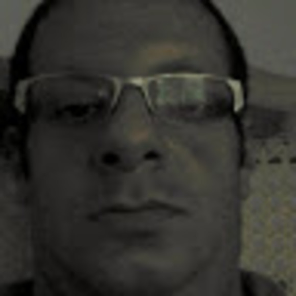 Profile Picture of Cesar Colon (@cesarcolon05) on Poshmark