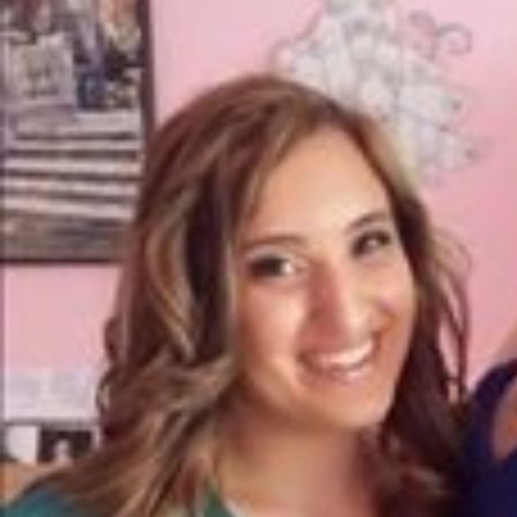 Profile Picture of Amanda Zachmann (@amandanicole219) on Poshmark