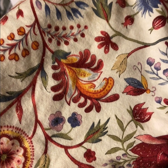 Profile Picture of Mia Dappert (@edappert) on Poshmark