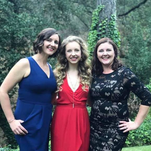 Danielle Eithun - Poshmark Profile Picture of Danielle Eithun (@dani_t_89) on Poshmark