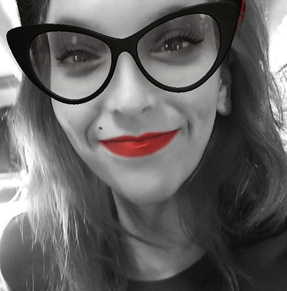 Profile Picture of Amanda Calderon (@manduhcalderon) on Poshmark