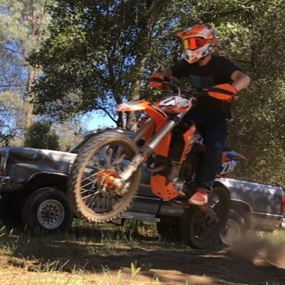 Profile Picture of Joseph Wallo (@WestSide_Hoe) on Twitter