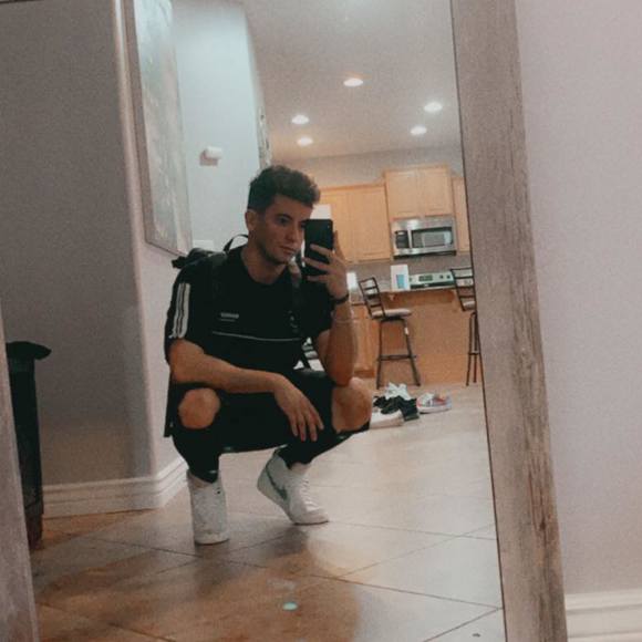 Profile Picture of Michael Barba (@714michaelbarba) on Poshmark